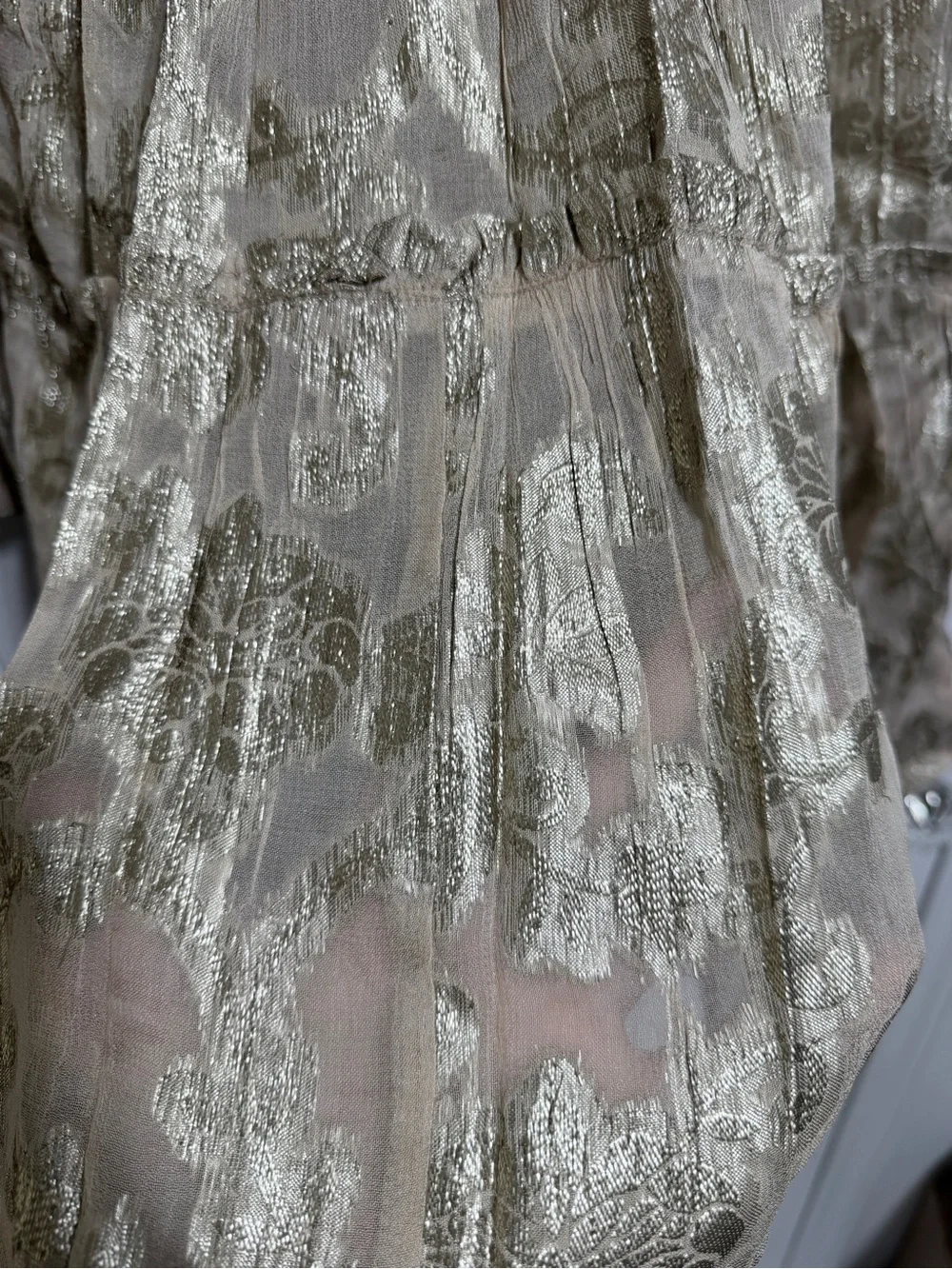 NWT Elan champagne gold foiled tiered long sleeve turtleneck cocktail dress M